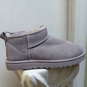 UGG light purple Women's Classic Ultra Mini Boot Goose size 9.5 H6N12